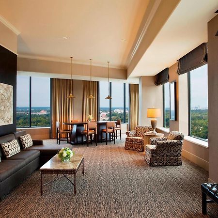 Sheraton Greensboro Dış mekan fotoğraf