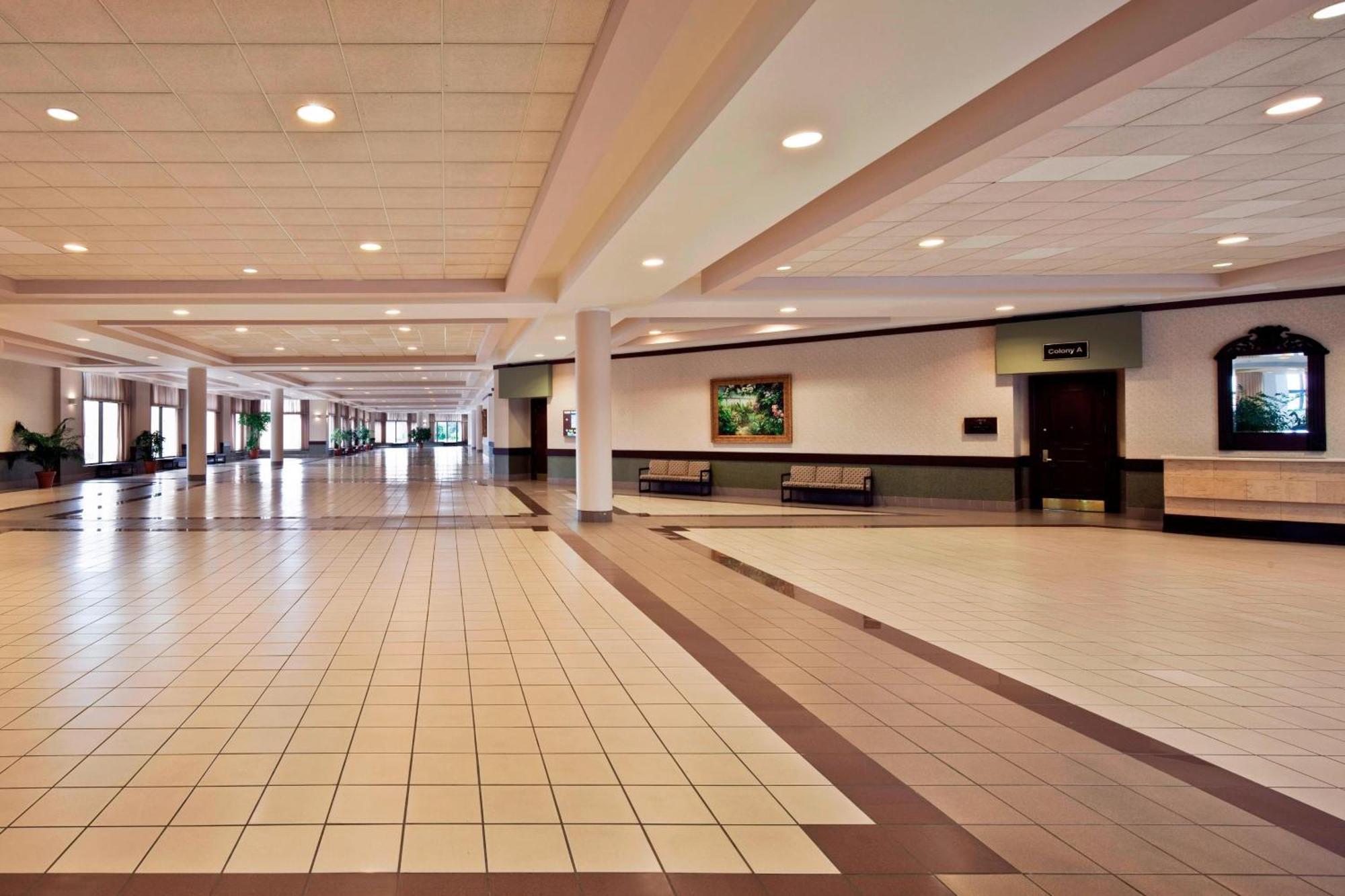Sheraton Greensboro Dış mekan fotoğraf