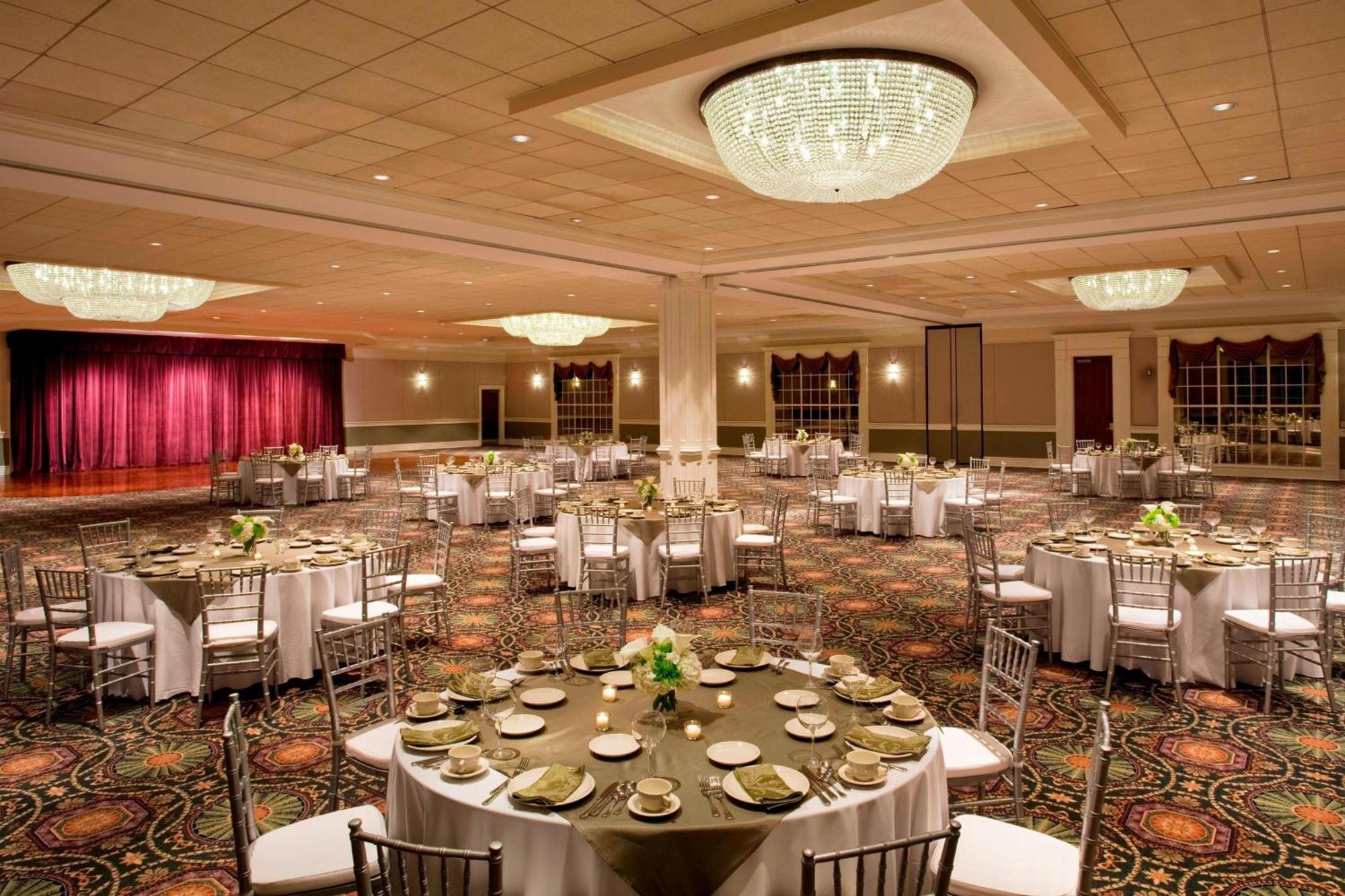 Sheraton Greensboro Dış mekan fotoğraf