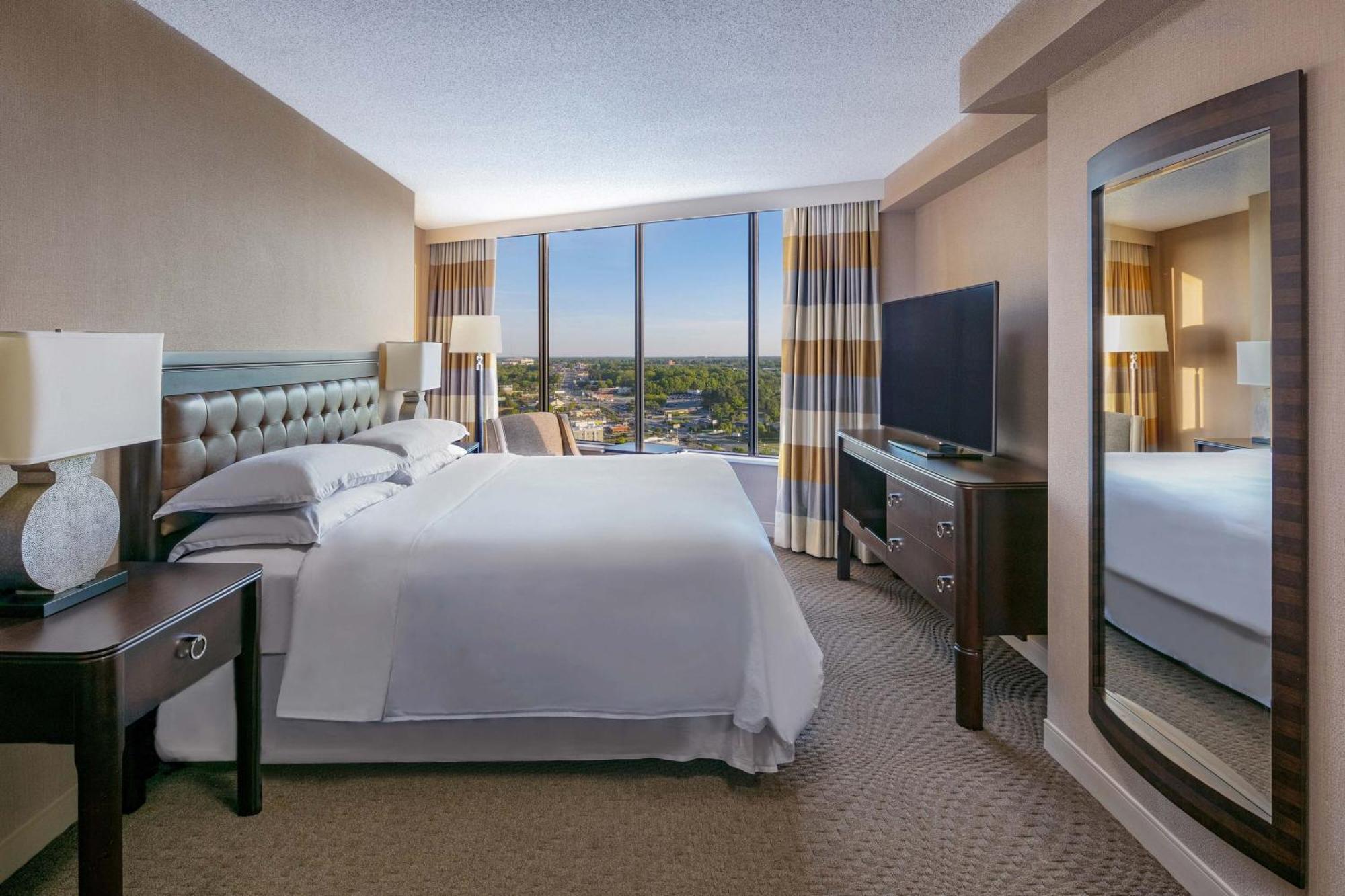 Sheraton Greensboro Dış mekan fotoğraf