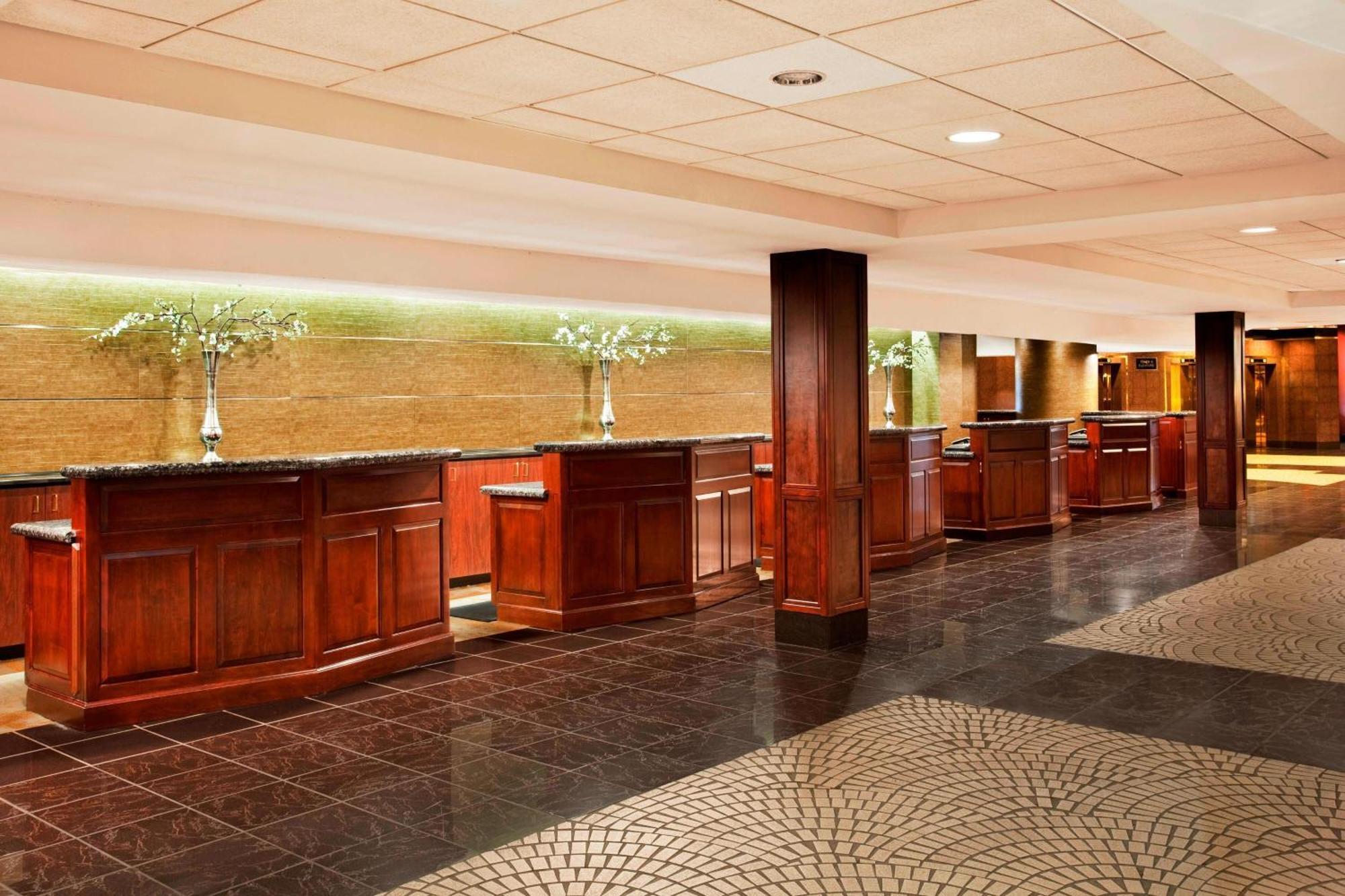 Sheraton Greensboro Dış mekan fotoğraf